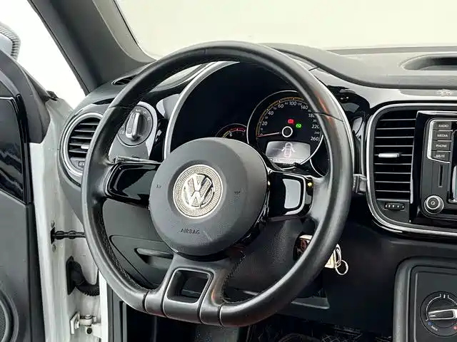 Volkswagen Beetle 2016 — фото 15