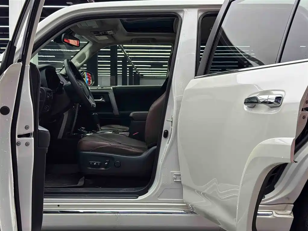 Toyota Land Cruiser 2020 — фото 8