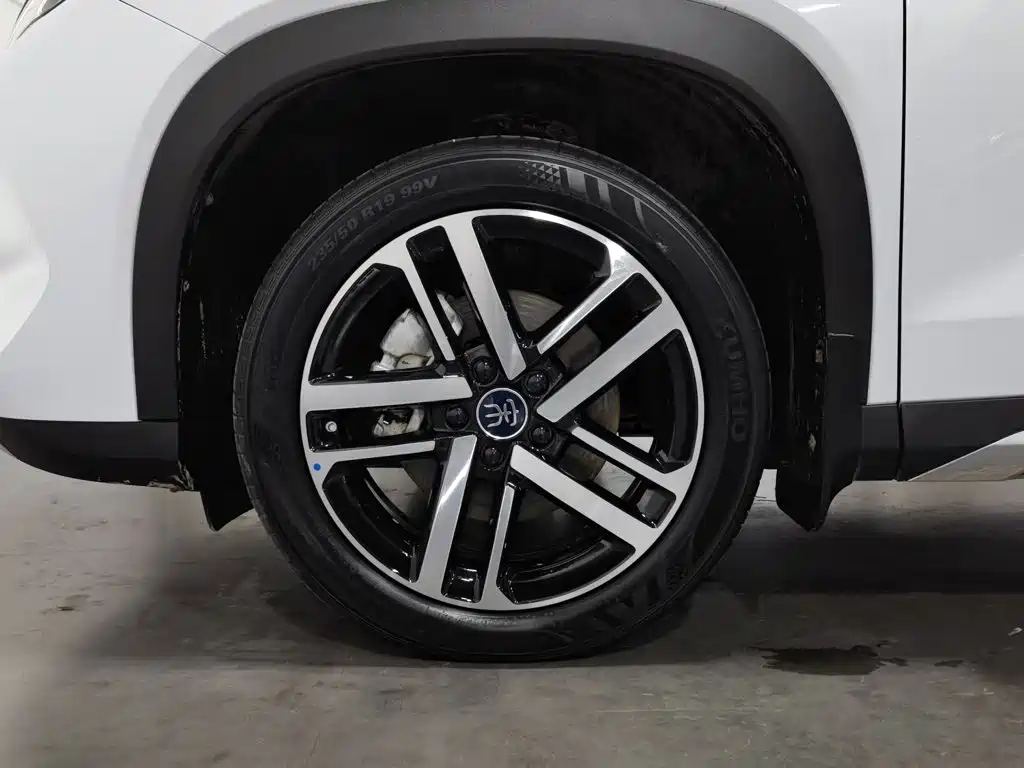 BYD Song L DM-i 2025 — фото 17