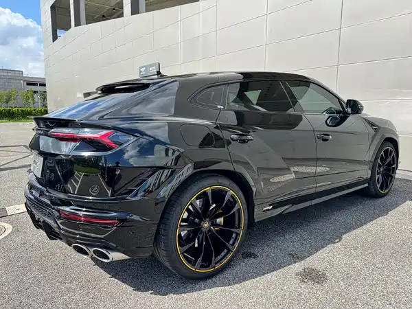 Lamborghini Urus 2026