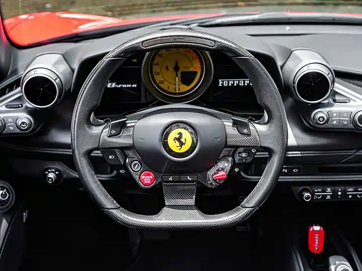 Ferrari F8 2022 — фото 15