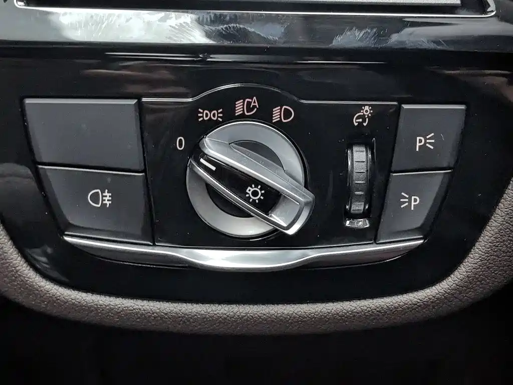 BMW 5 Series New Energy 2020 — фото 21