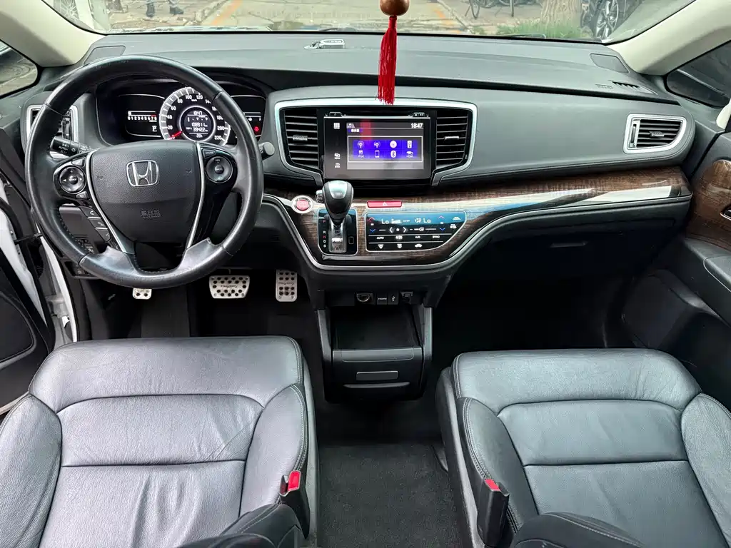 Honda Odyssey 2017 — фото 9