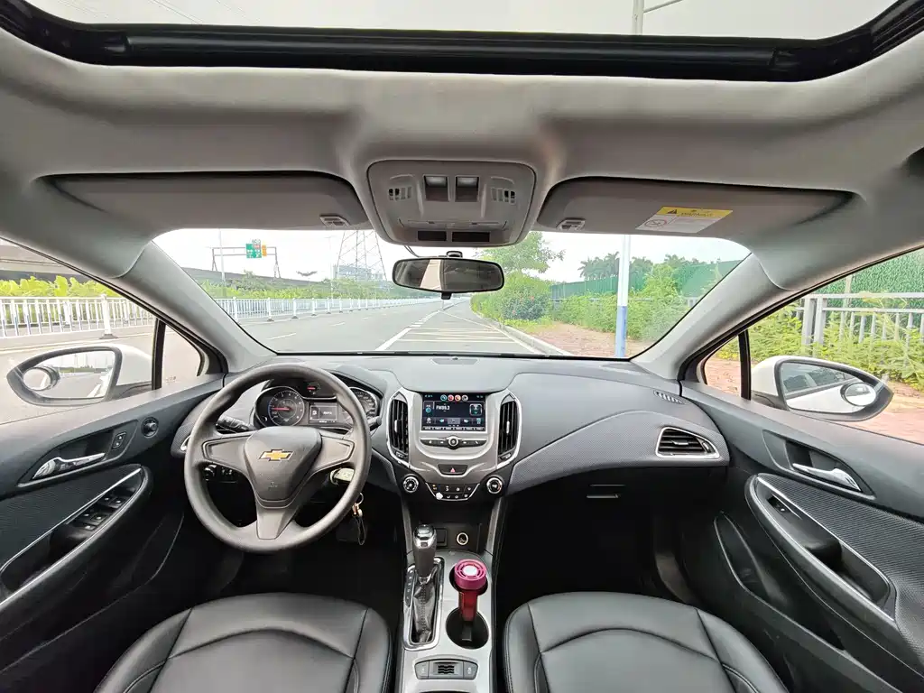 Chevrolet Cruze 2017 — фото 16