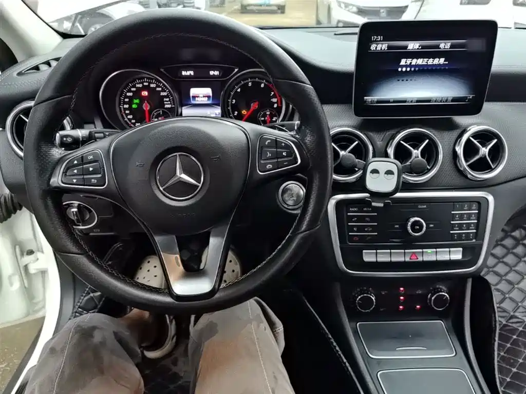 Mercedes-Benz GLA 2018 — фото 10
