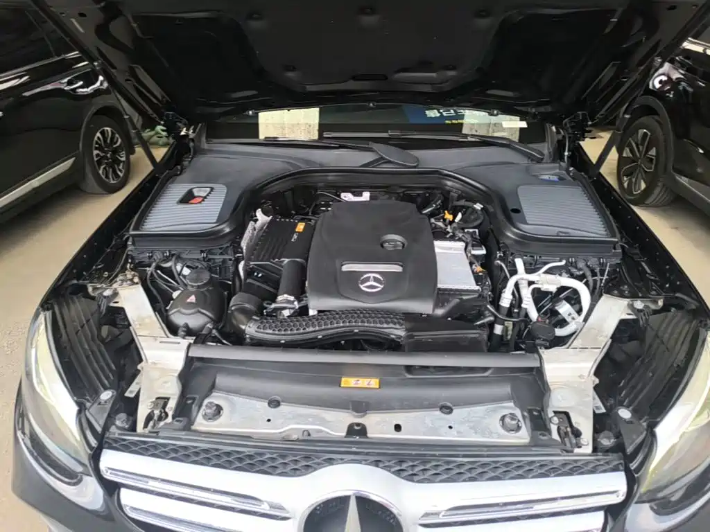 Mercedes-Benz GLC 2018 — фото 16