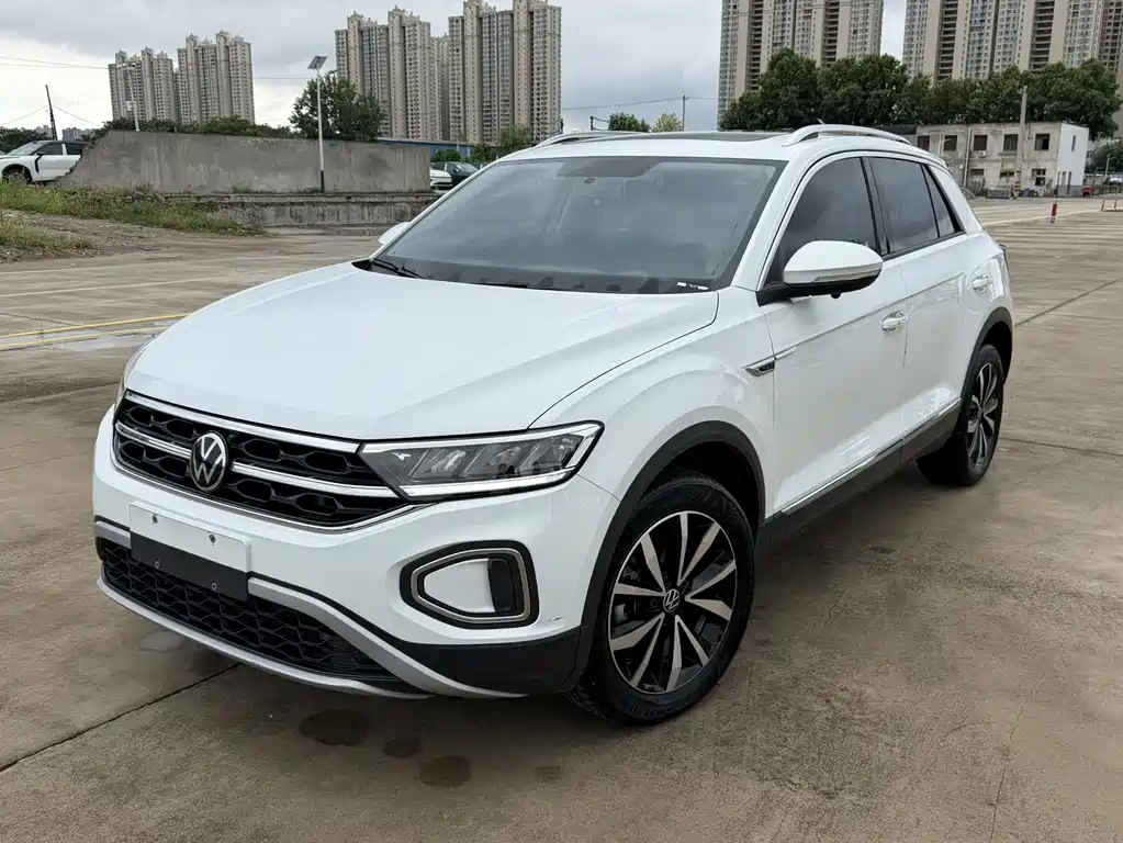 Volkswagen T-Roc 2023 — фото 1
