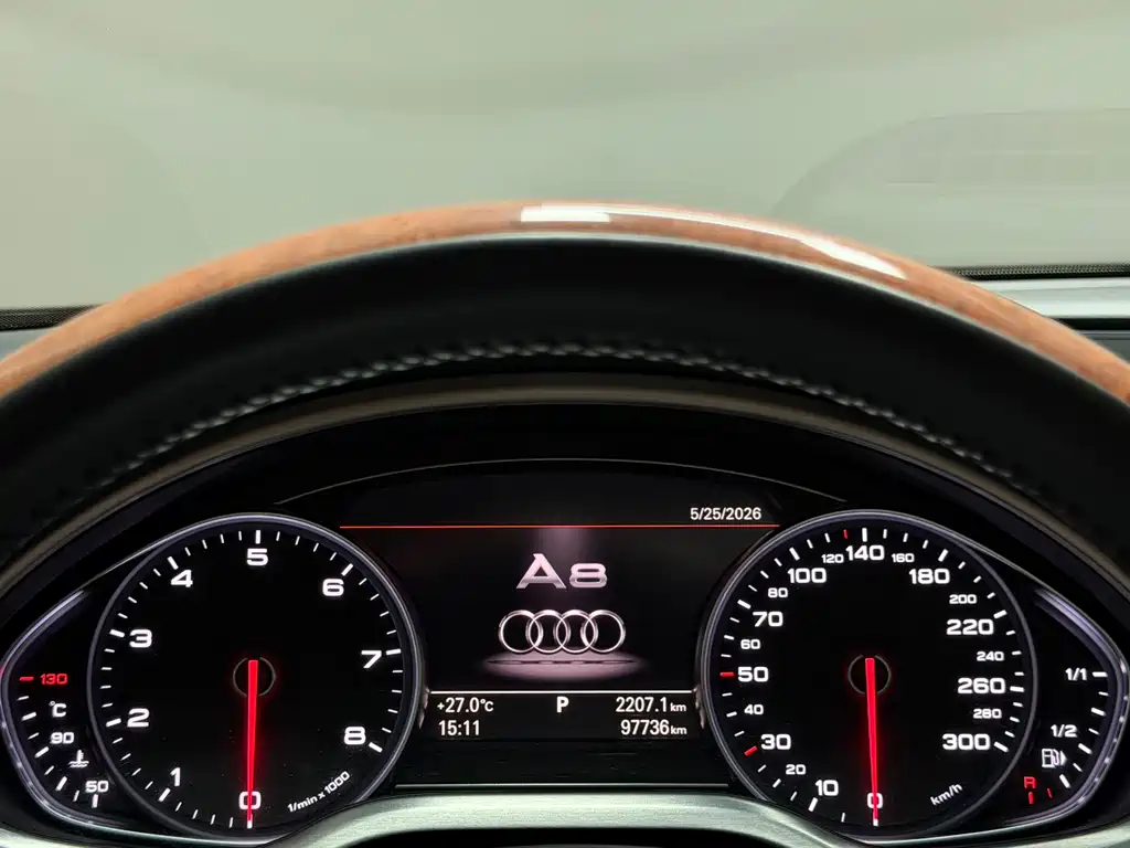 Audi A8 2013 — фото 7
