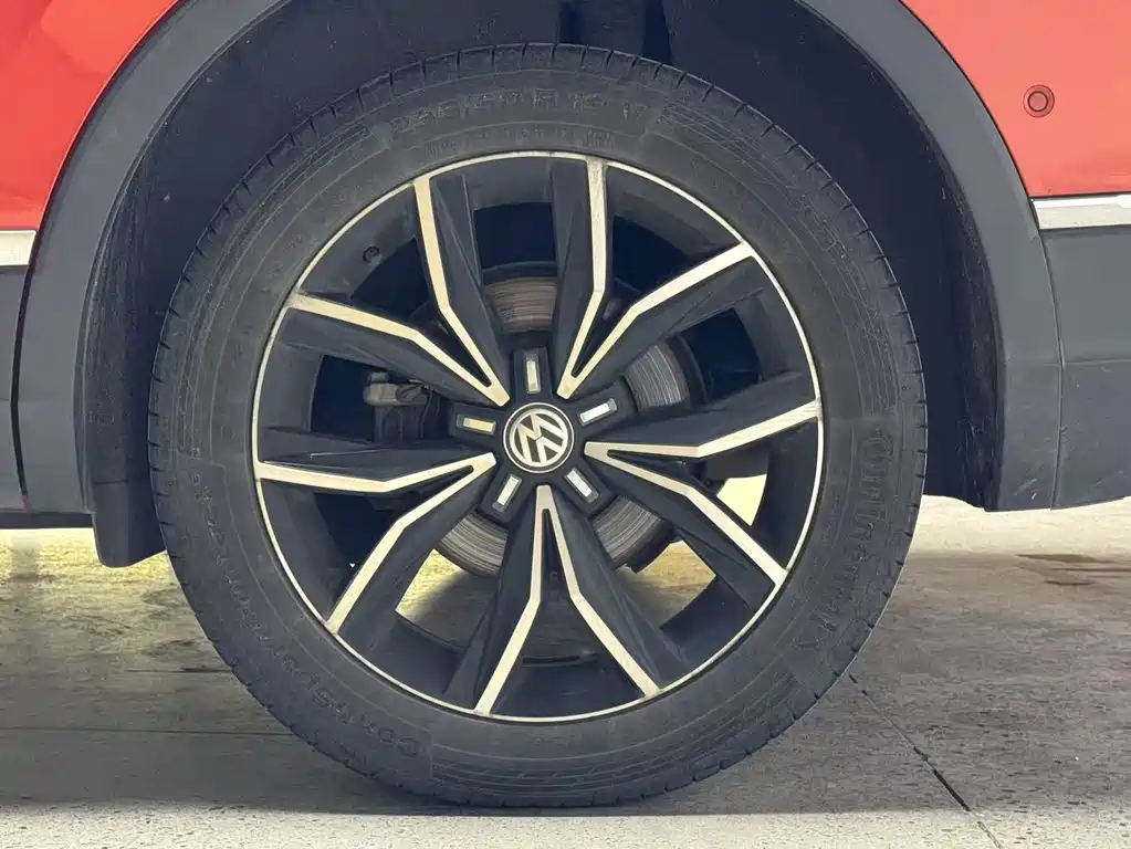 Volkswagen Tiguan L 2017 — фото 15