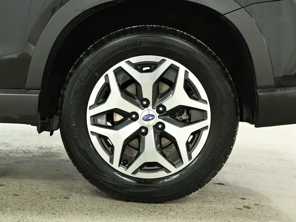 Subaru Forester 2022 — фото 9