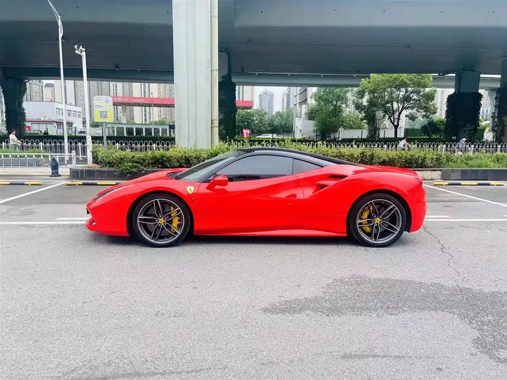 Ferrari 488 2017 — фото 4