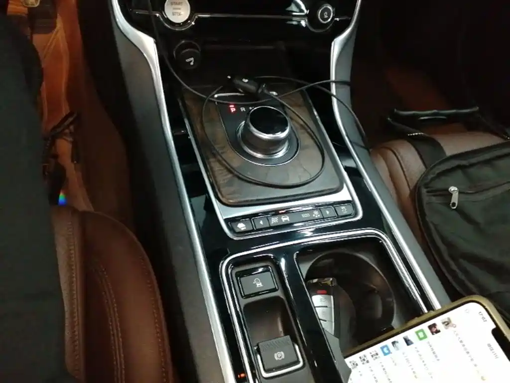 Jaguar XFL 2018 — фото 14