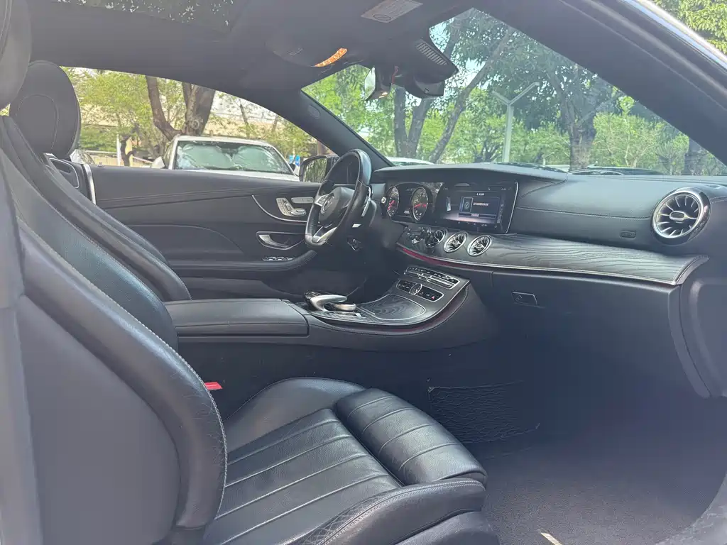 Mercedes-Benz E-Class 2018 — фото 15