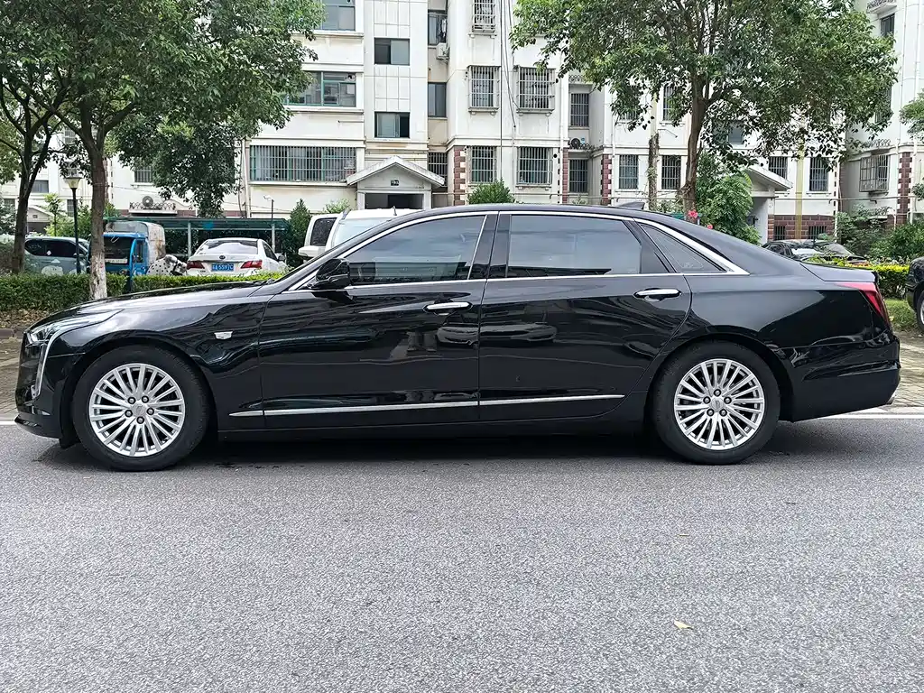 Cadillac CT6 2023 — фото 3