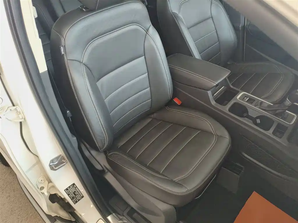 Ford Kuga 2017 — фото 25