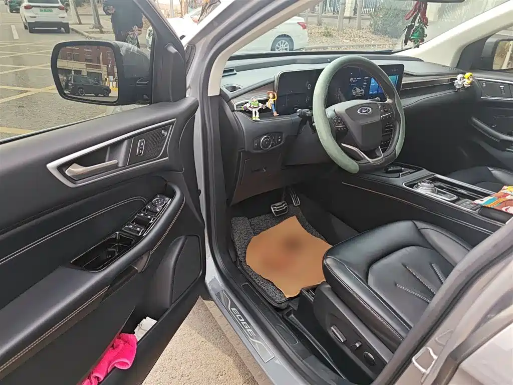 Ford Edge 2022 — фото 13