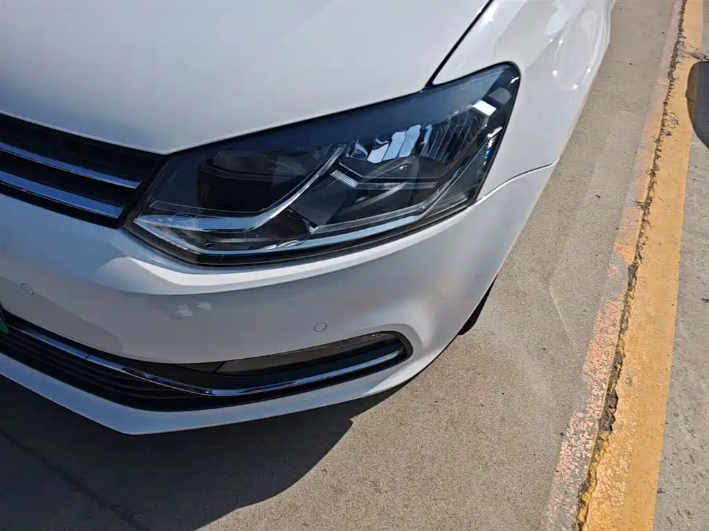 Volkswagen Polo 2015 — фото 24