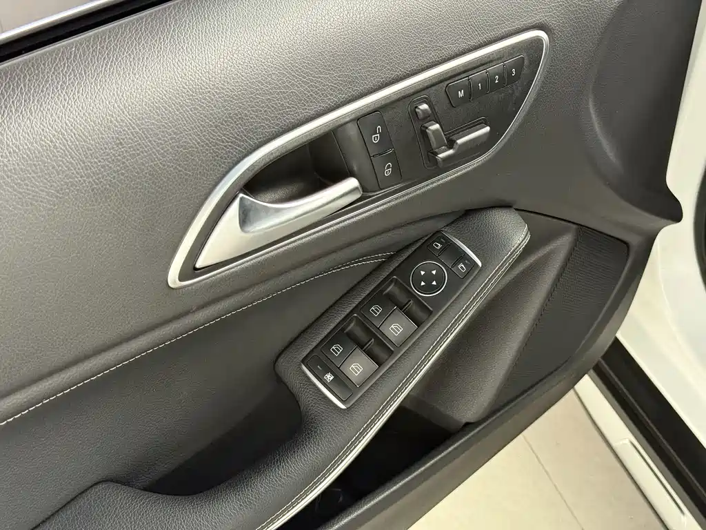 Mercedes-Benz GLA 2016 — фото 13