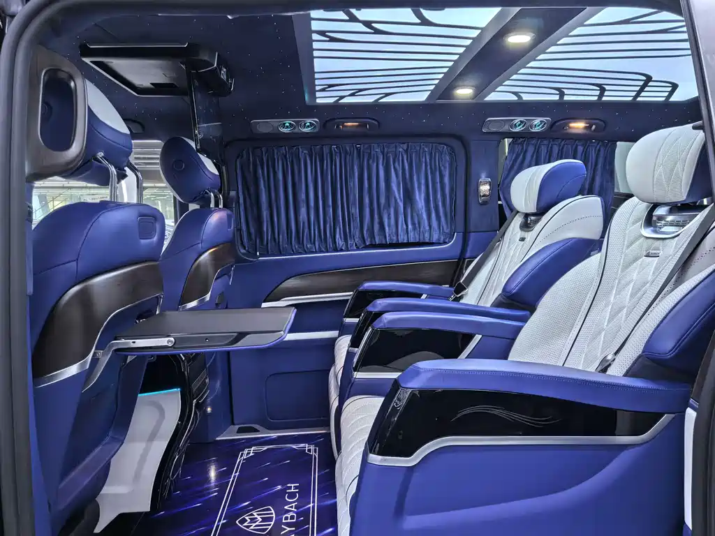 Mercedes-Benz V-Class 2023 — фото 14
