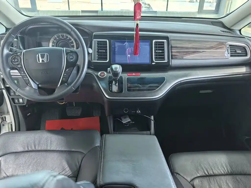 Honda Elysion 2019 — фото 13