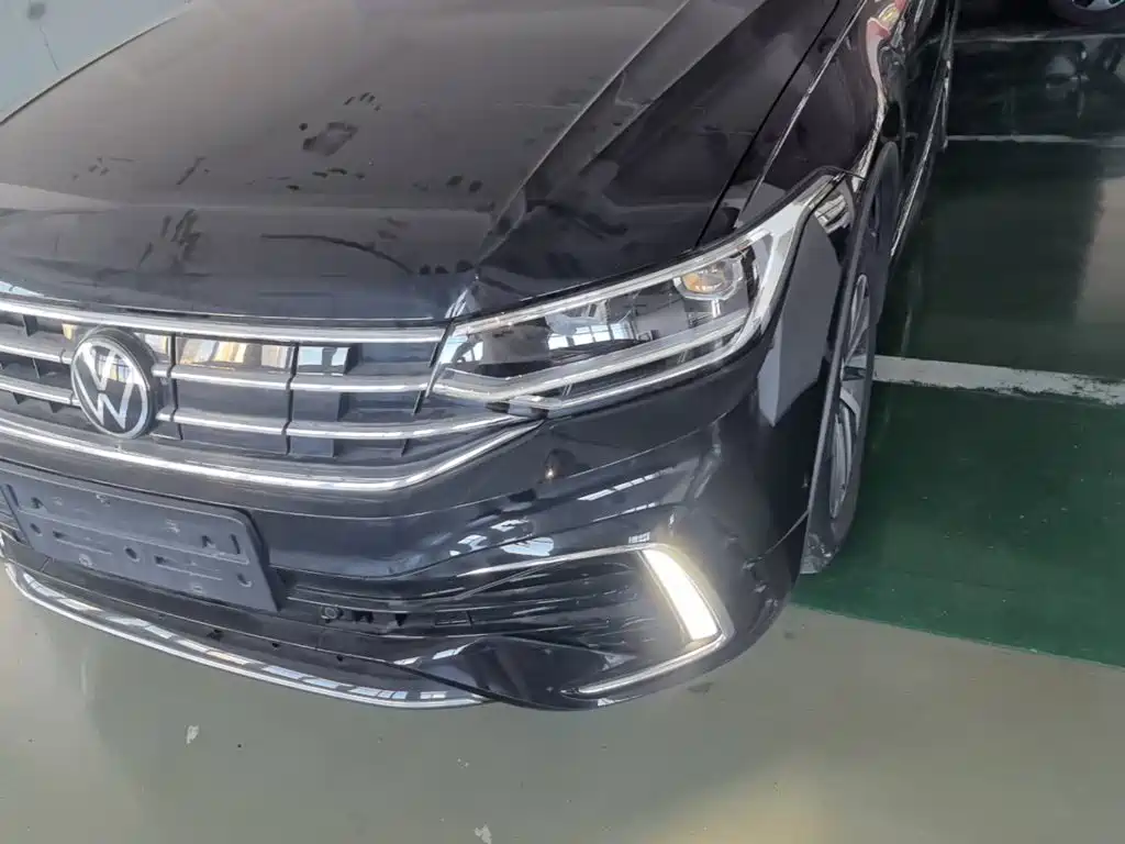 Volkswagen Tiguan L Plug-In Hybrid 2023 — фото 24