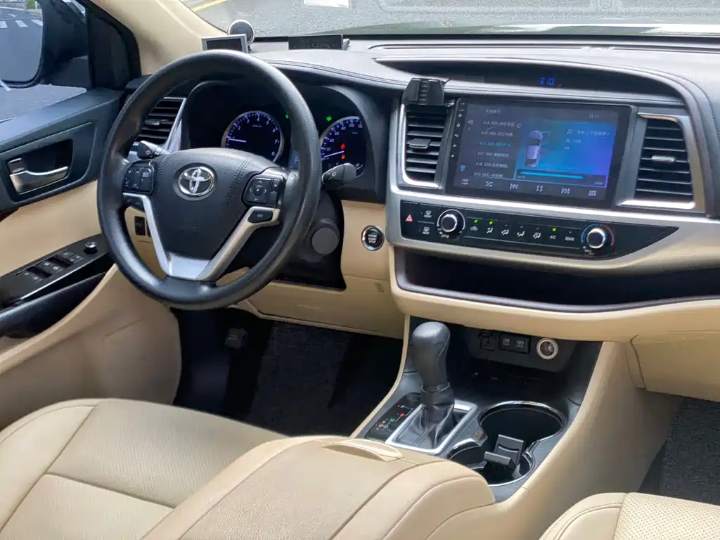 Toyota Highlander 2018 — фото 15
