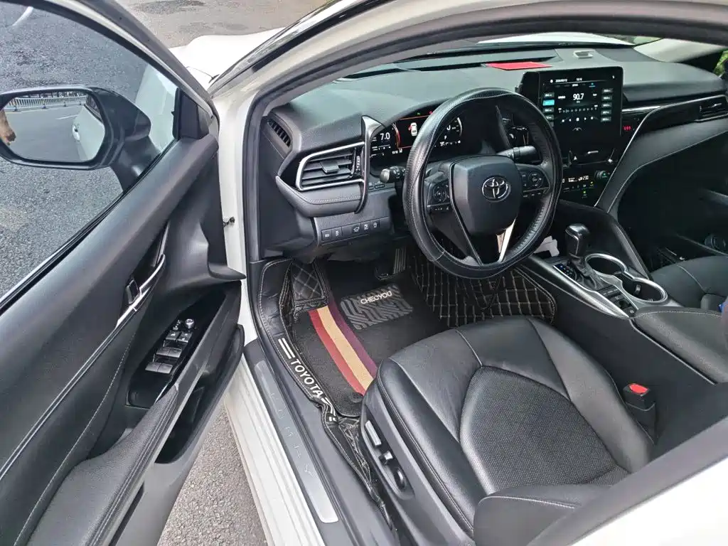 Toyota Camry 2021 — фото 14