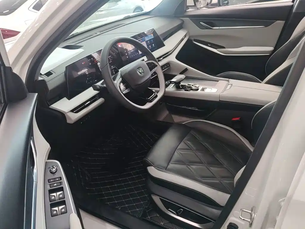 Changan CS75PLUS 2024 — фото 16