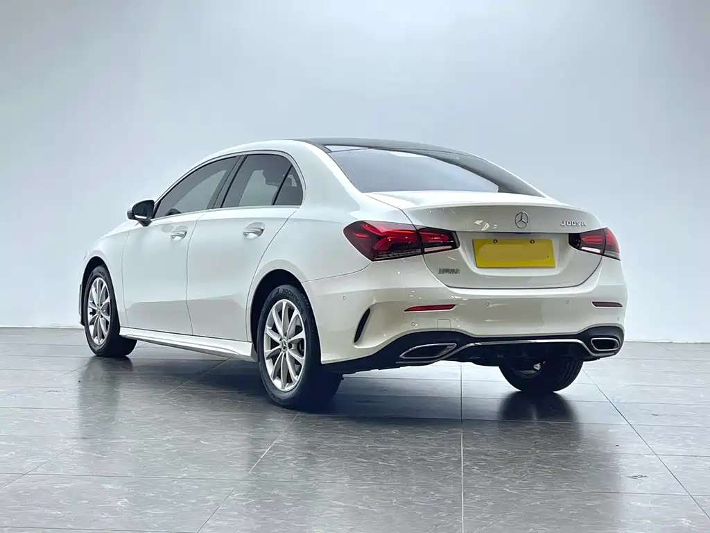 Mercedes-Benz A-Class 2022 — фото 18