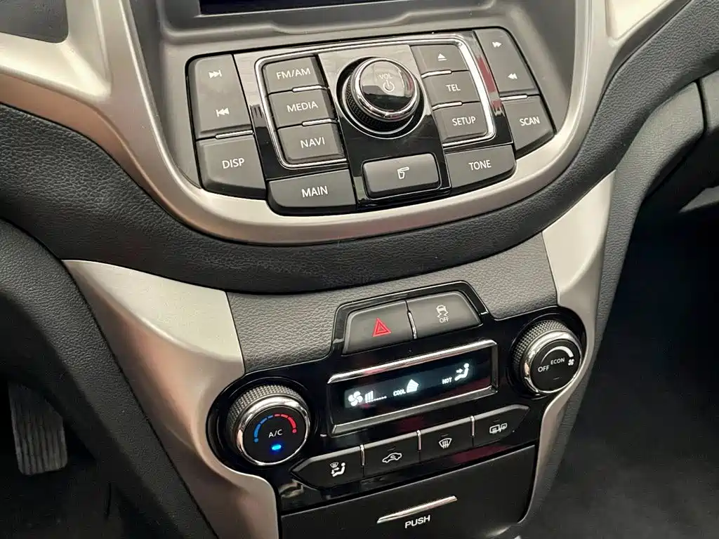 Changan Eado XT 2015 — фото 11