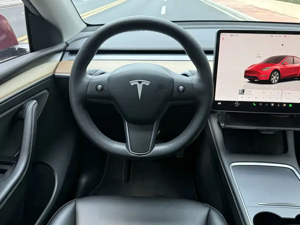 Tesla Model Y 2022 — фото 11
