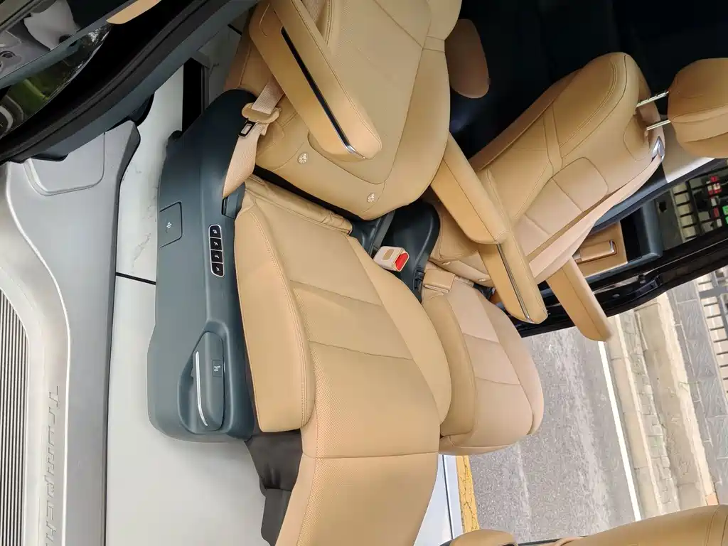 GAC Trumpchi E8 PHEV 2024 — фото 18