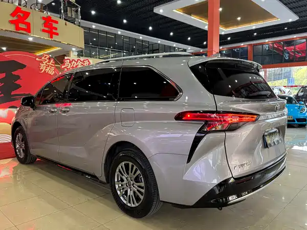 Toyota Sienna 2021
