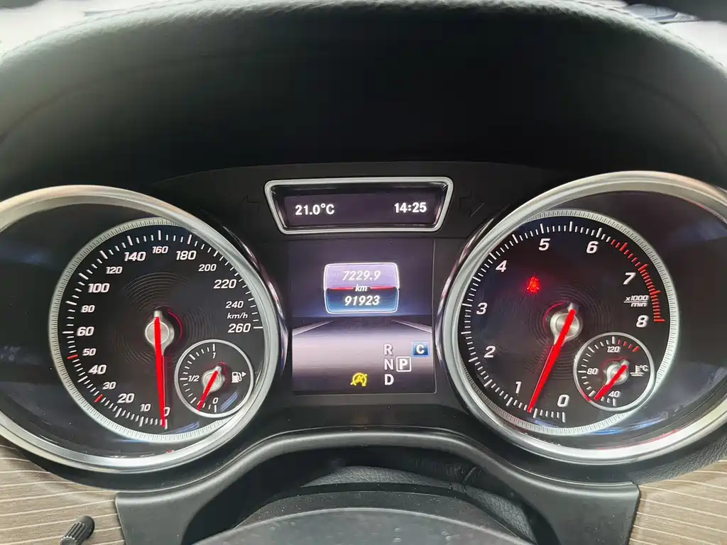 Mercedes-Benz GLE 2018 — фото 13