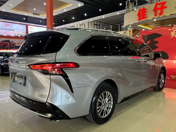 Toyota Sienna 2021