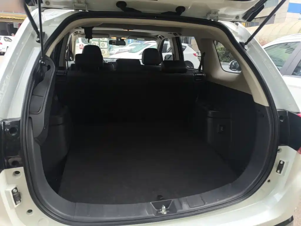 Mitsubishi Outlander 2023 — фото 19