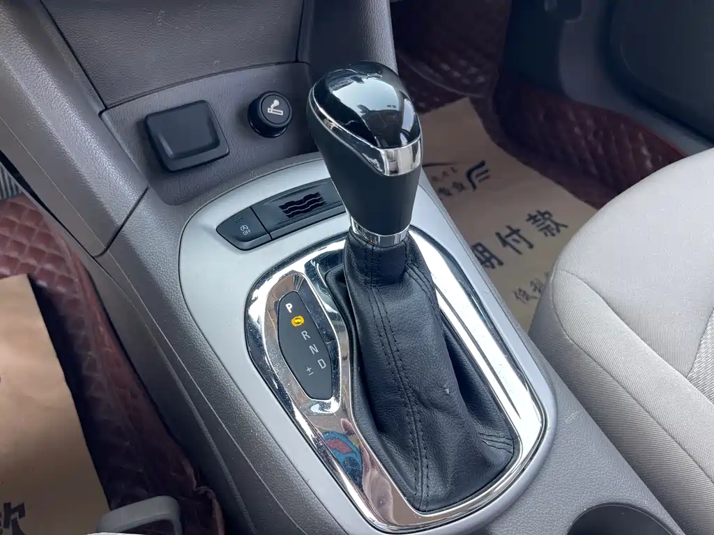 Chevrolet Cruze 2015 — фото 12