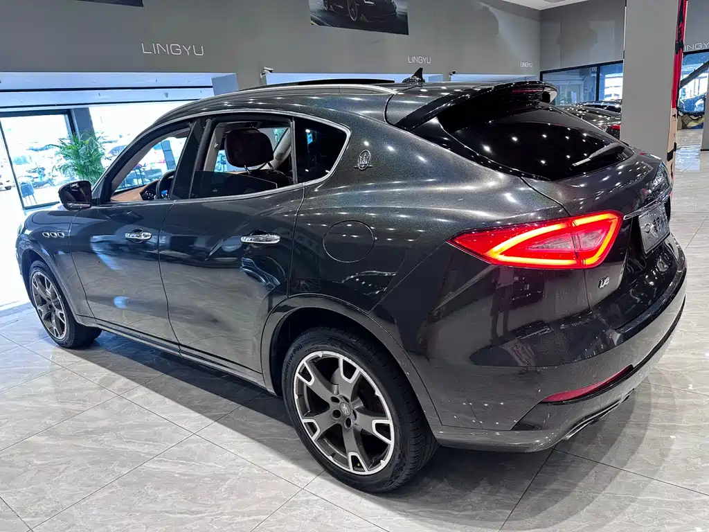 Maserati Levante 2017 — фото 6