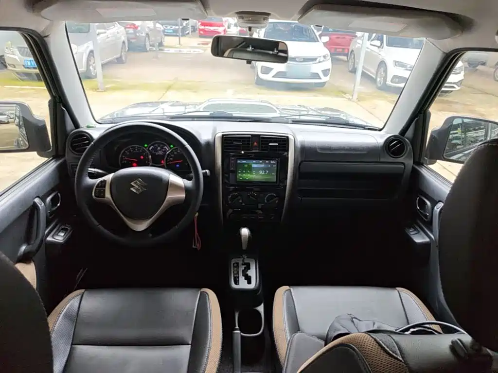 Suzuki Jimny 2017 — фото 10