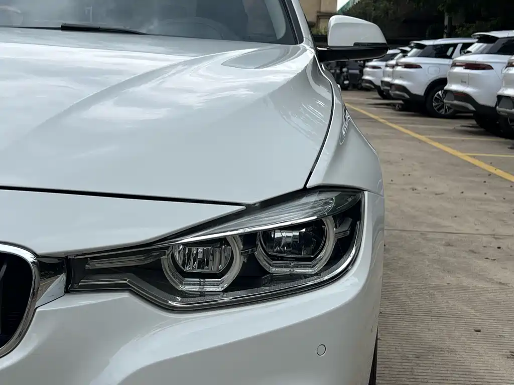 BMW 3 Series 2019 — фото 17