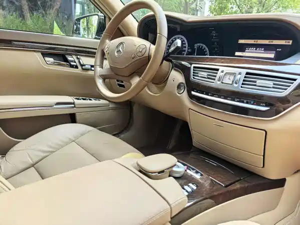 Mercedes-Benz S-Class 2012