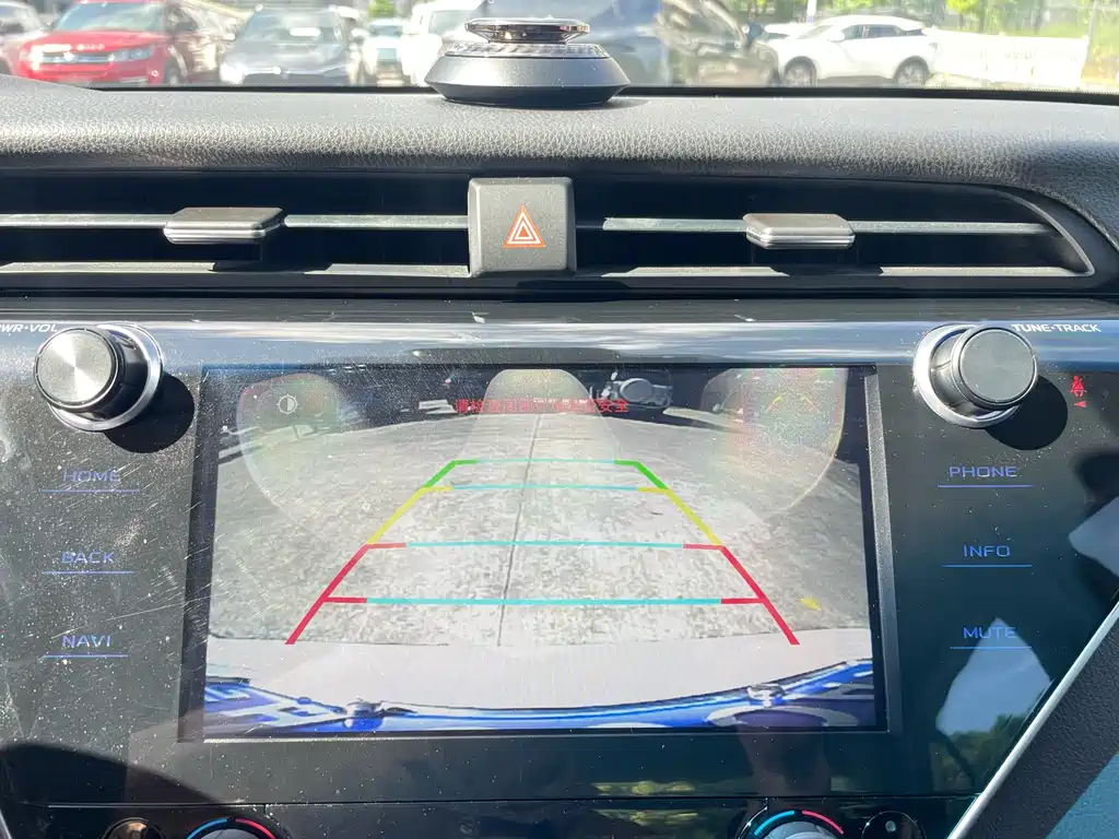 Toyota Camry 2021 — фото 28