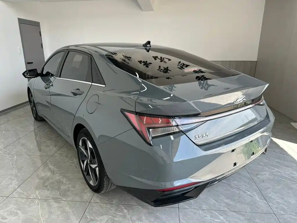 Hyundai Elantra 2023