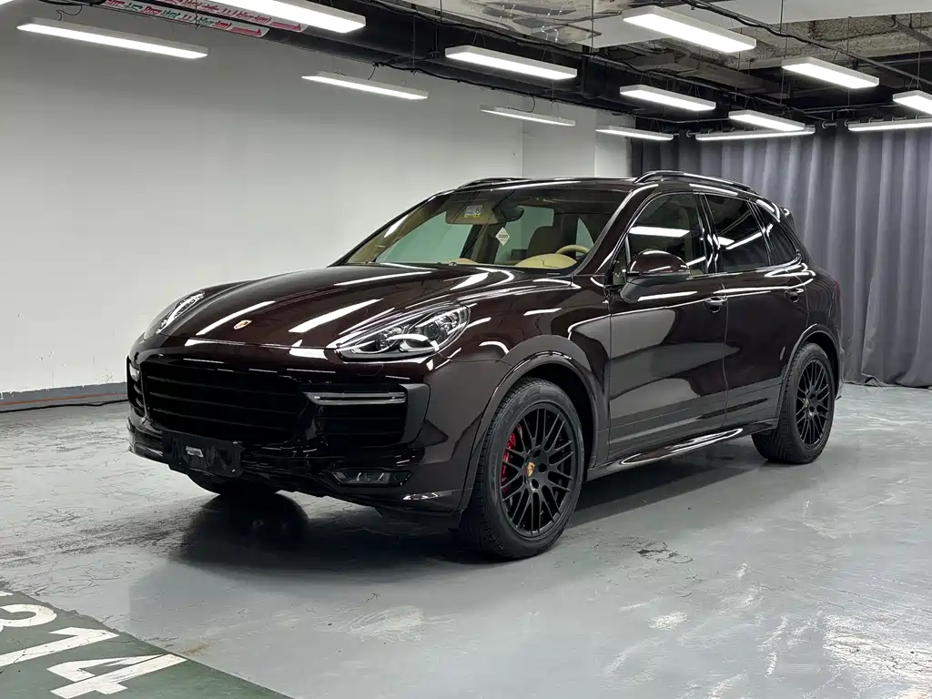 Porsche Cayenne 2015 — фото 1