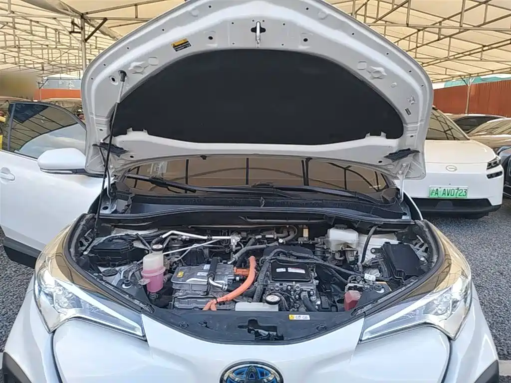 Toyota C-HR EV 2022 — фото 20