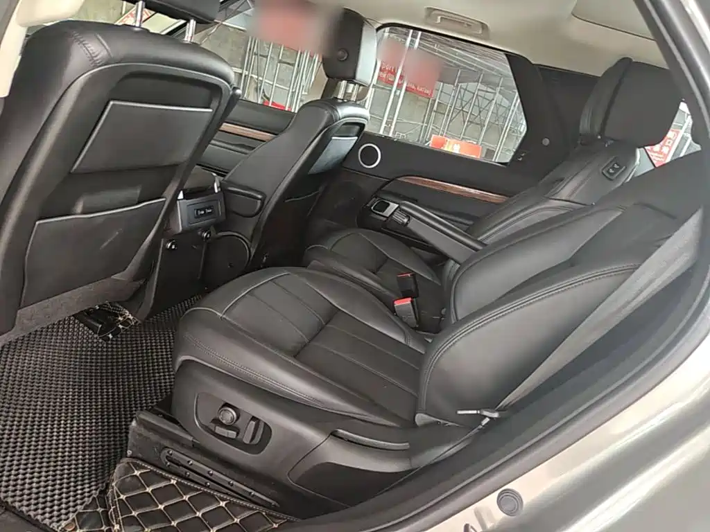 Land Rover Discovery 2019 — фото 17