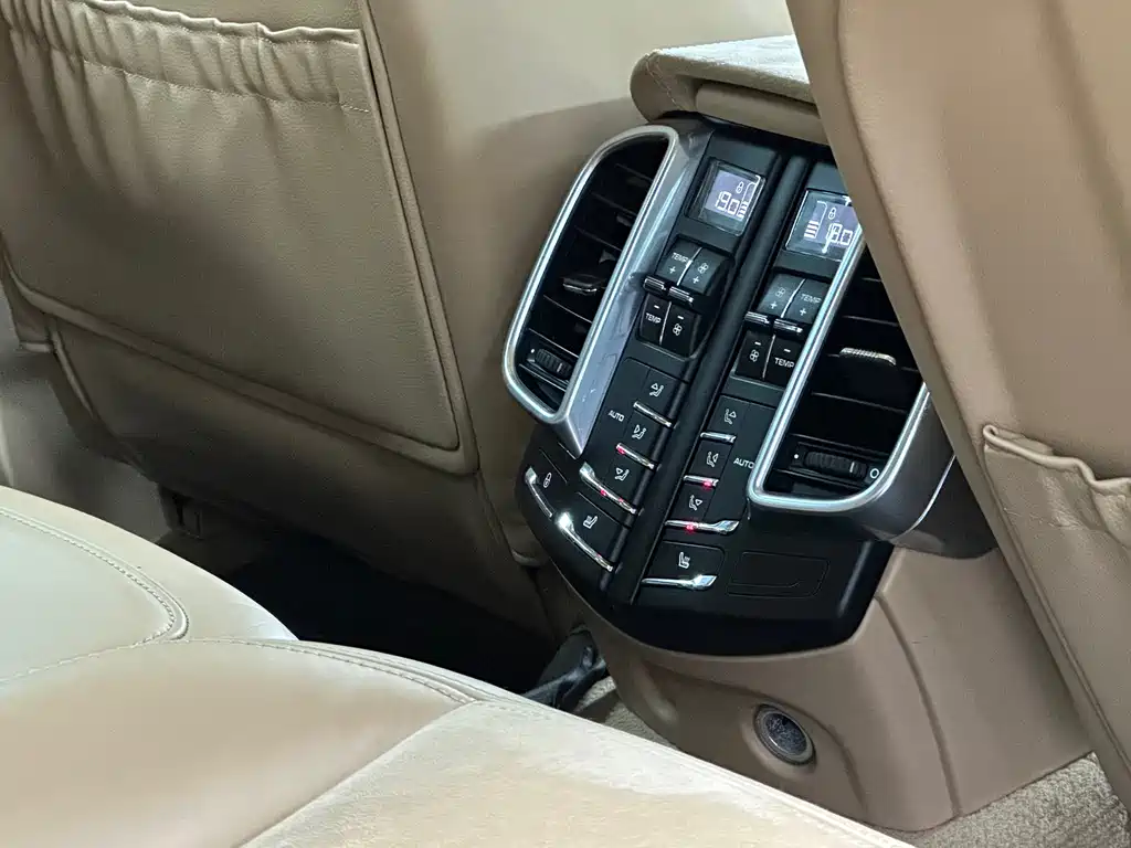 Porsche Cayenne 2015 — фото 20