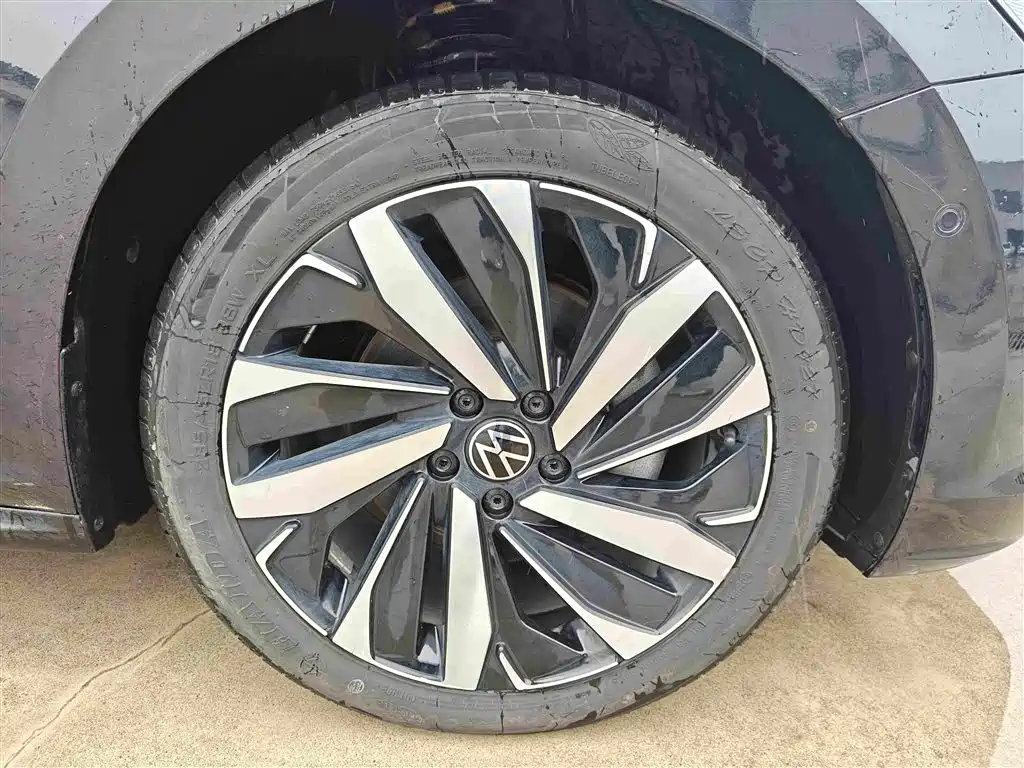 Volkswagen Passat 2024 — фото 11