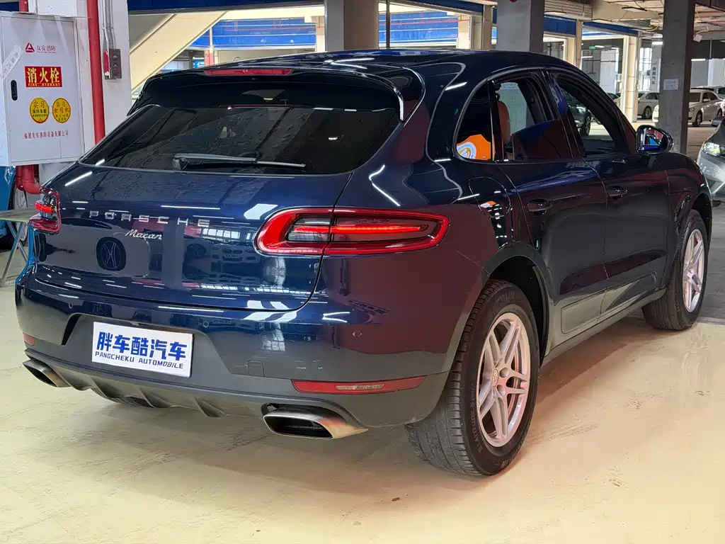Porsche Macan 2016 — фото 18