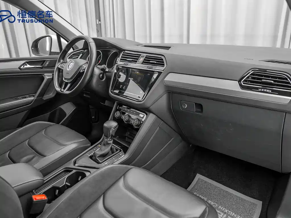 Volkswagen Tiguan L 2020 — фото 13
